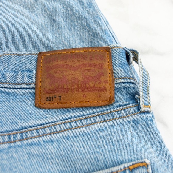 Levi's 501 T Light Wash Button Fly Jeans, Size 25 / 28 - Picture 8 of 9